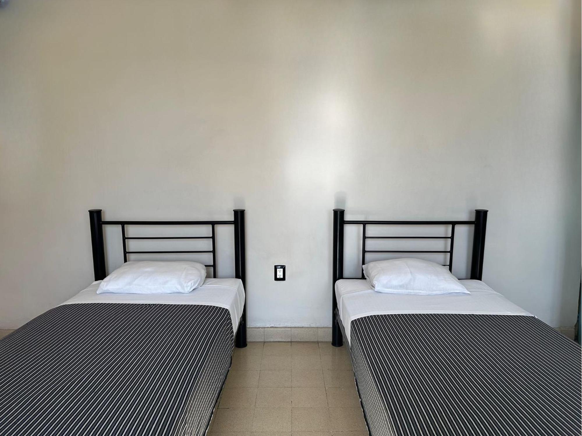 Hostal Andaina *